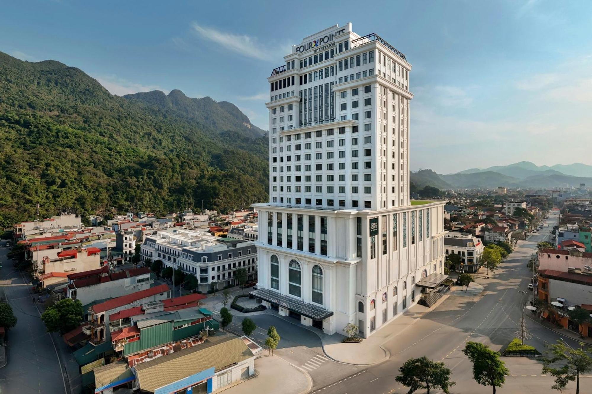 Four Points By Sheraton Ha Giang Exteriör bild